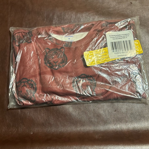 Petit Lem Tiger Print 2-Piece Pajama Set (Little Boy & Big Boy)

New!!!! - Picture 2 of 7
